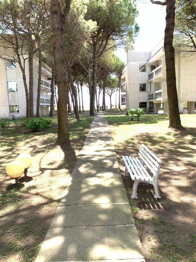 Residence 5R - Walterigato Apartments Solo Per Famiglie Лидо-ди-Езоло Экстерьер фото